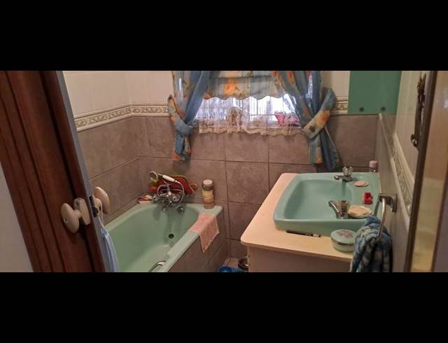 4 BEDROOM HOUSE FOR SALE IN MEYERHOF